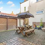 2 Bed In Oc-wa305 Holiday home