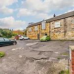 2 Bed In Oc-wa305 Holiday home
