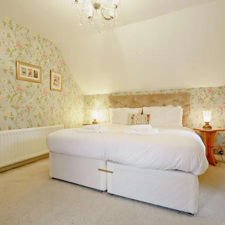 Sunnybank Thatch *